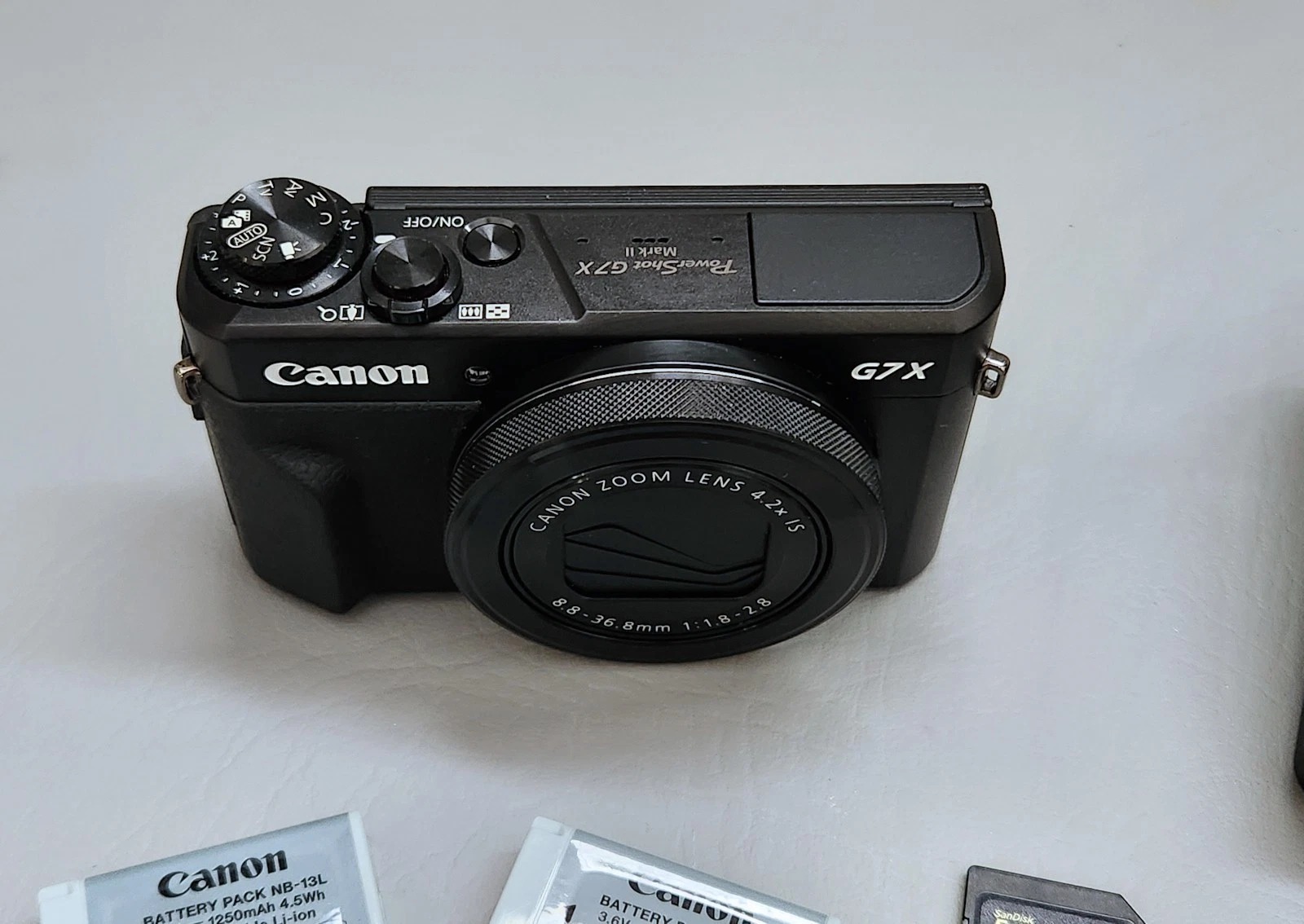 Canon G7X Mark II digital camera 20.1 MP 2 batteries. Original owner. thumbnail 13