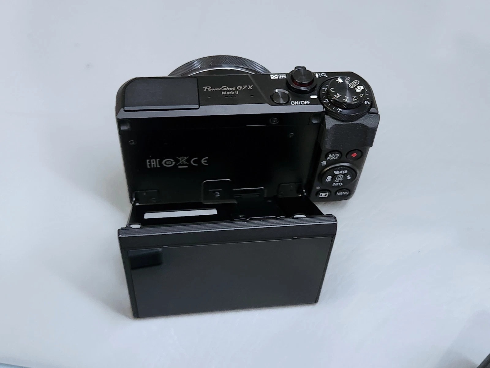 Canon G7X Mark II digital camera 20.1 MP 2 batteries. Original owner. thumbnail 4