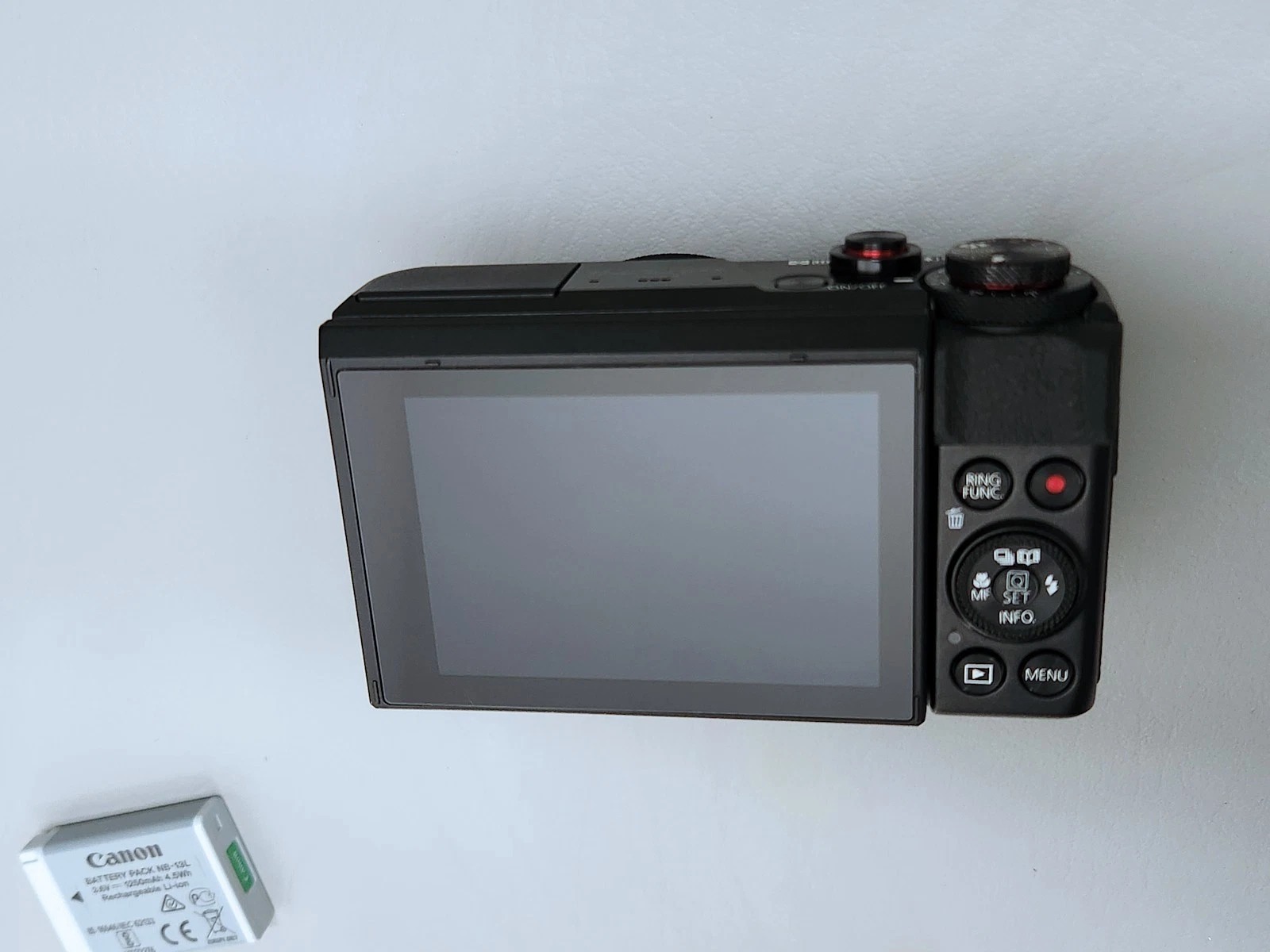 Canon G7X Mark II digital camera 20.1 MP 2 batteries. Original owner. thumbnail 8