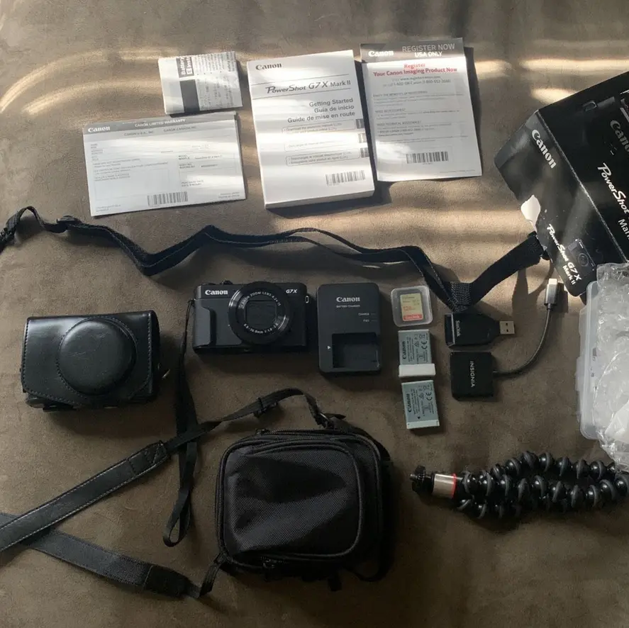 Canon G7X Mark II – Like New w/ Accessories, 128GB SD & Tripod thumbnail 2