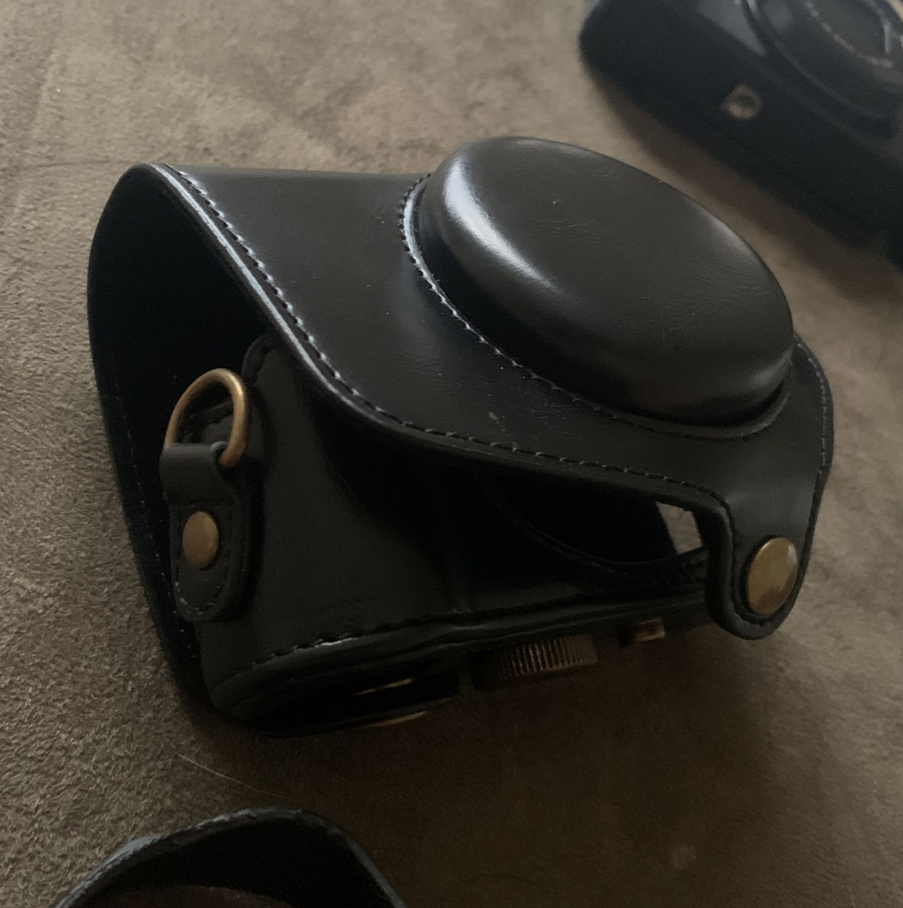 Canon G7X Mark II – Like New w/ Accessories, 128GB SD & Tripod thumbnail 6