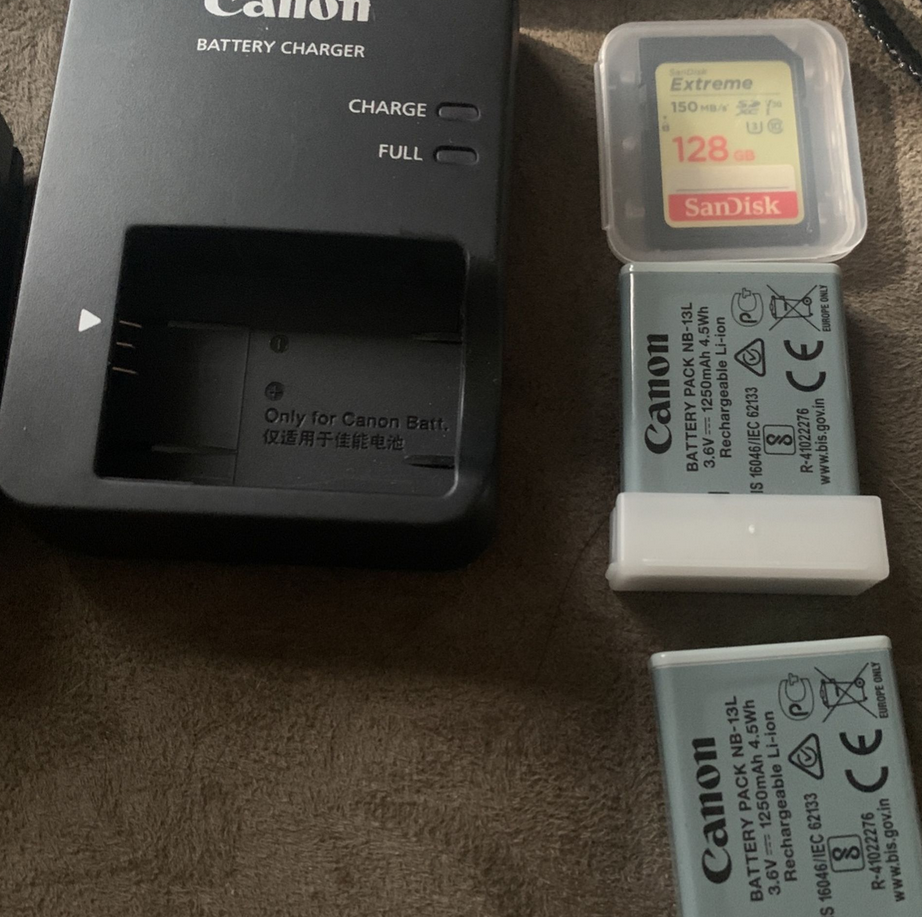 Canon G7X Mark II – Like New w/ Accessories, 128GB SD & Tripod thumbnail 7