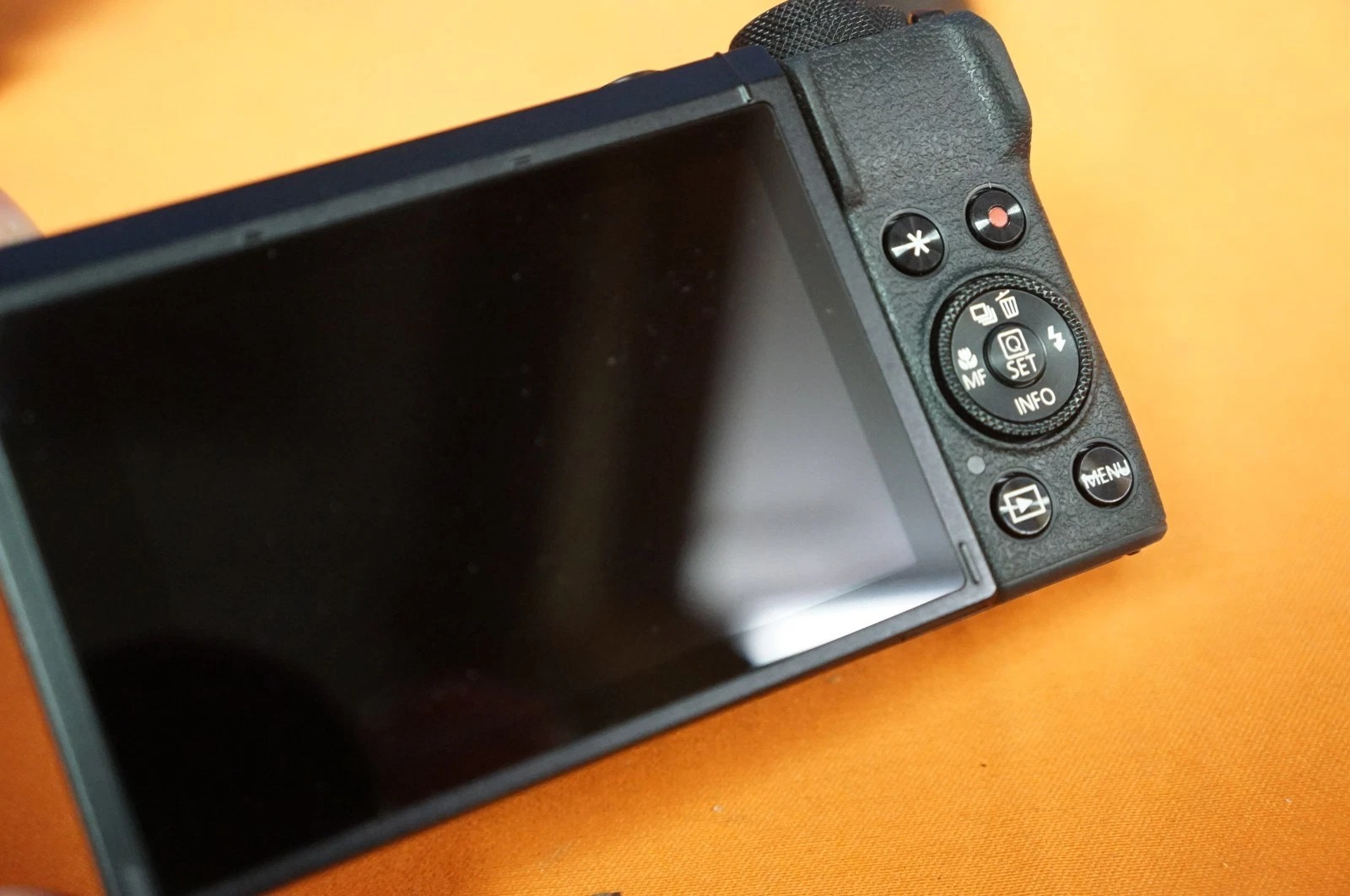 Canon G7X Mark III 20.1MP Digital Camera – Black | With Tripod thumbnail 7