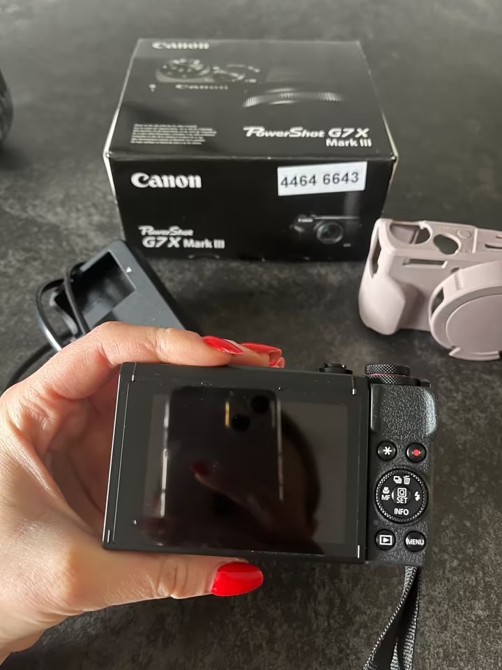 Canon Power Shot G7X Mark III thumbnail 2