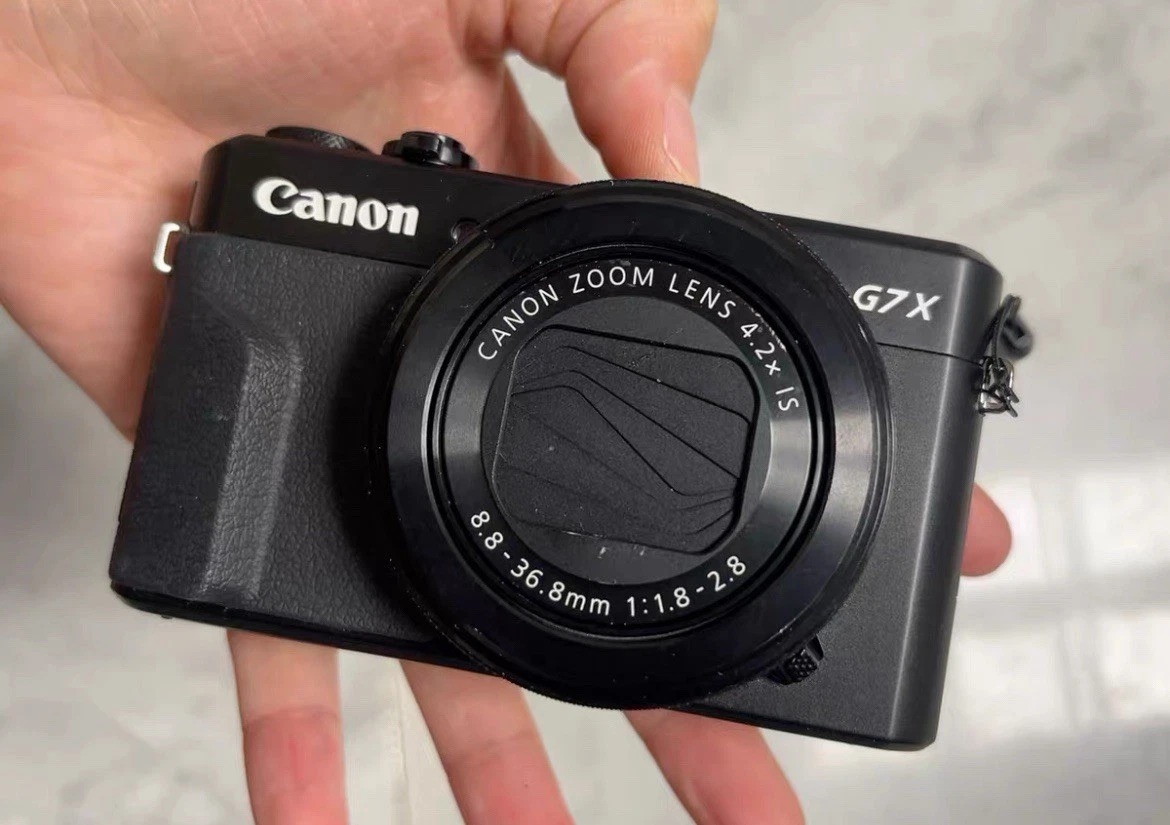 Canon PowerShot G7 X Mark II 4.2x Optical Zoom Black Compact Camera thumbnail 1