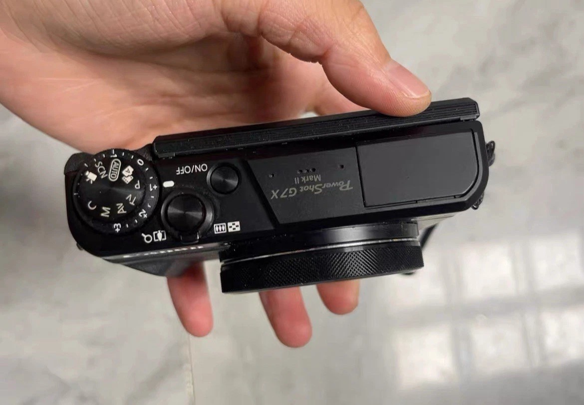 Canon PowerShot G7 X Mark II 4.2x Optical Zoom Black Compact Camera thumbnail 2