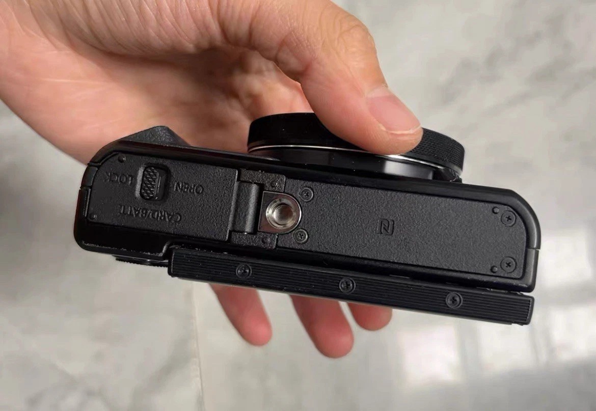 Canon PowerShot G7 X Mark II 4.2x Optical Zoom Black Compact Camera thumbnail 4