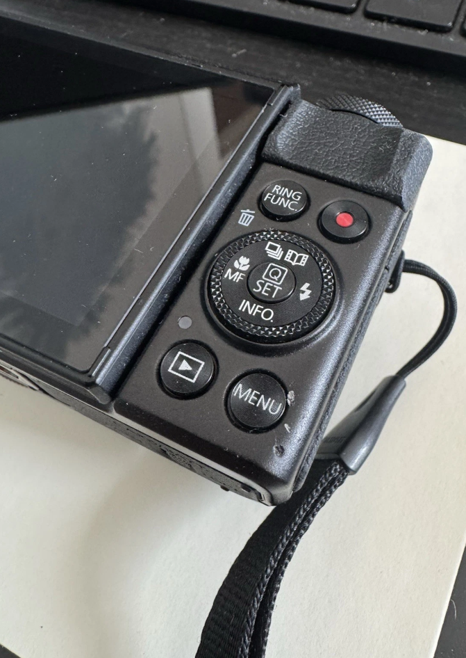 Canon PowerShot G7 X Mark II – Black 20.1MP Compact Camera thumbnail 3