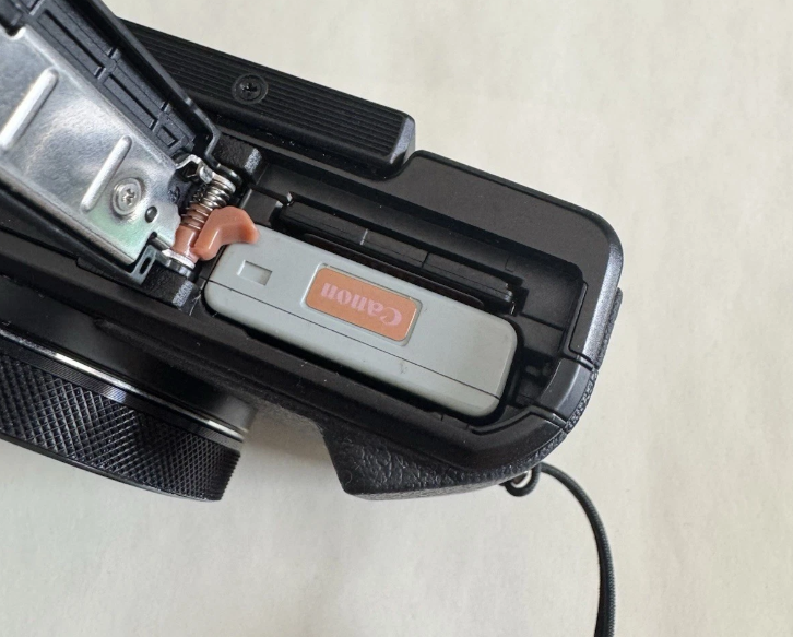 Canon PowerShot G7 X Mark II – Black 20.1MP Compact Camera thumbnail 4