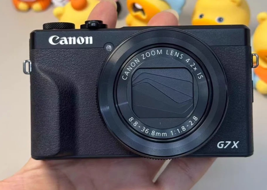 Canon PowerShot G7 X Mark II Compact Camera – Black | 1” Sensor | Wi-Fi | Vlogging Camera thumbnail 1