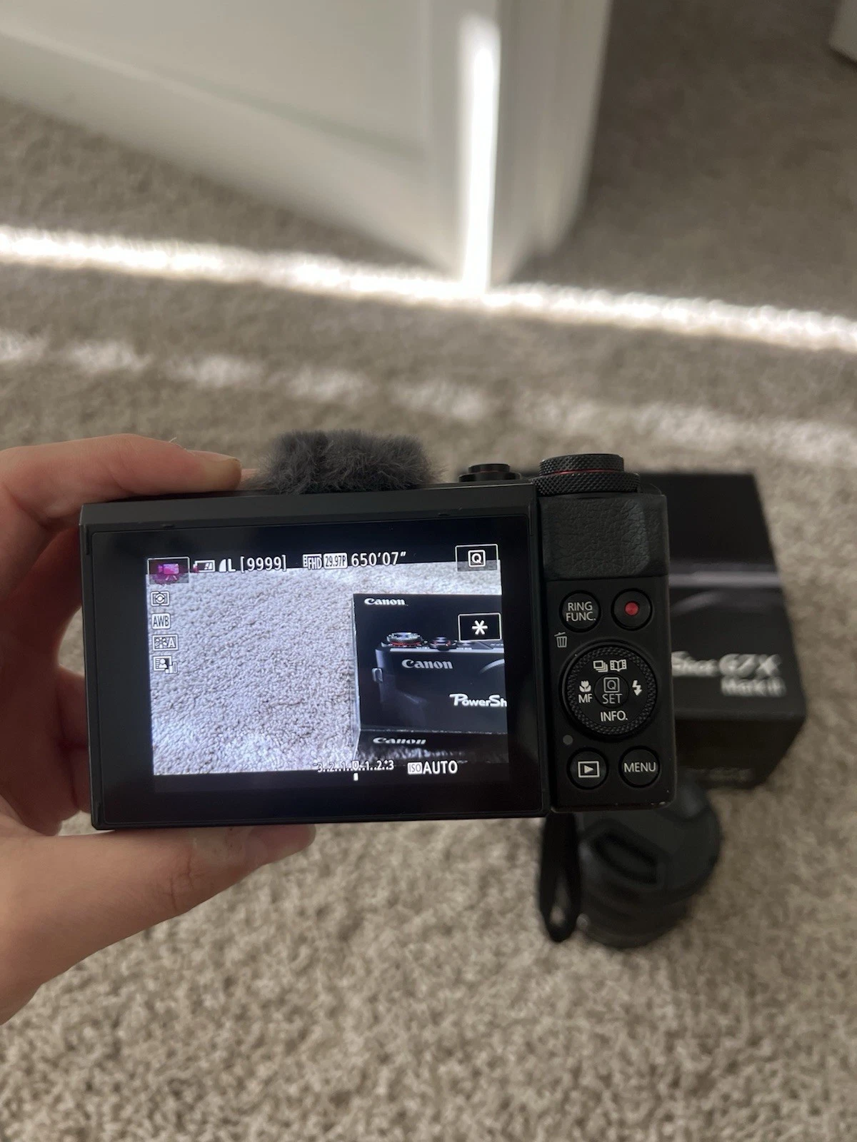 Canon PowerShot G7 X Mark II Digital Camera - 20.1MP Optical Zoom + Accessories thumbnail 2