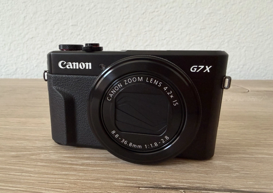 Canon PowerShot G7 x Mark II Digital Camera with Accessories thumbnail 2