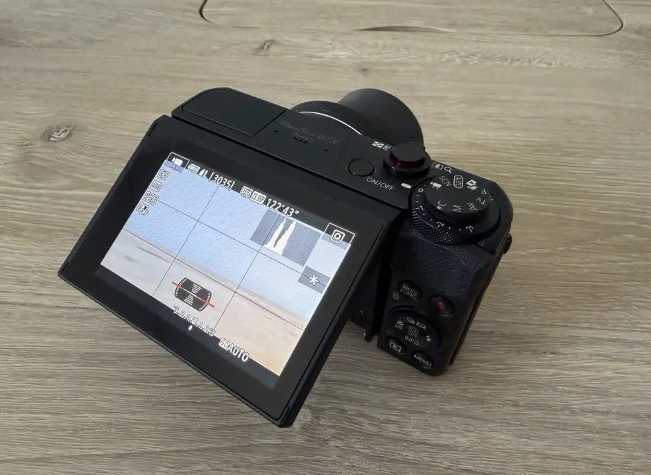 Canon PowerShot G7 x Mark II Digital Camera with Accessories thumbnail 4