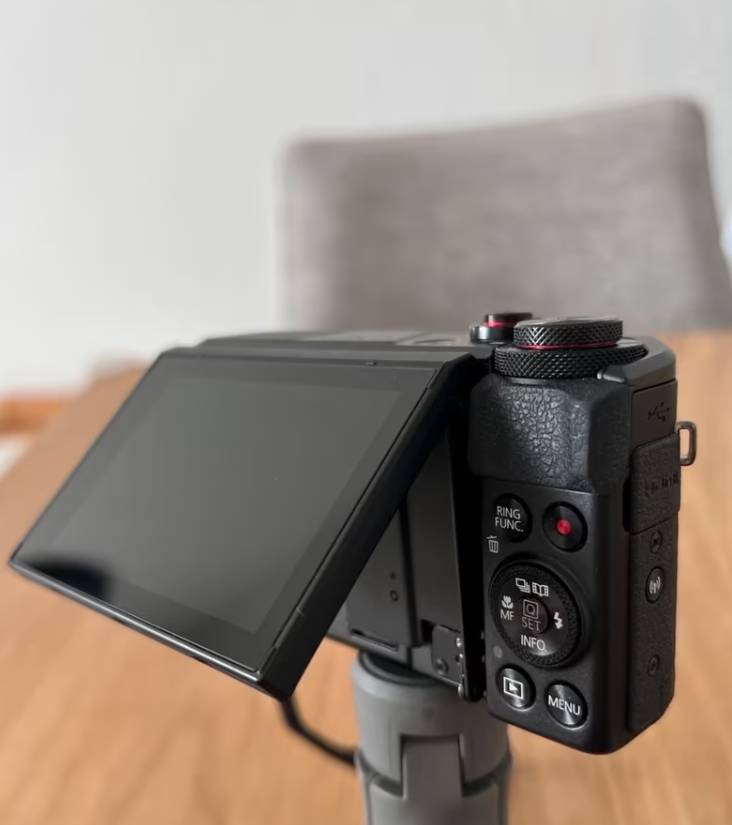 Canon PowerShot G7 X Mark II Digital Camera thumbnail 2