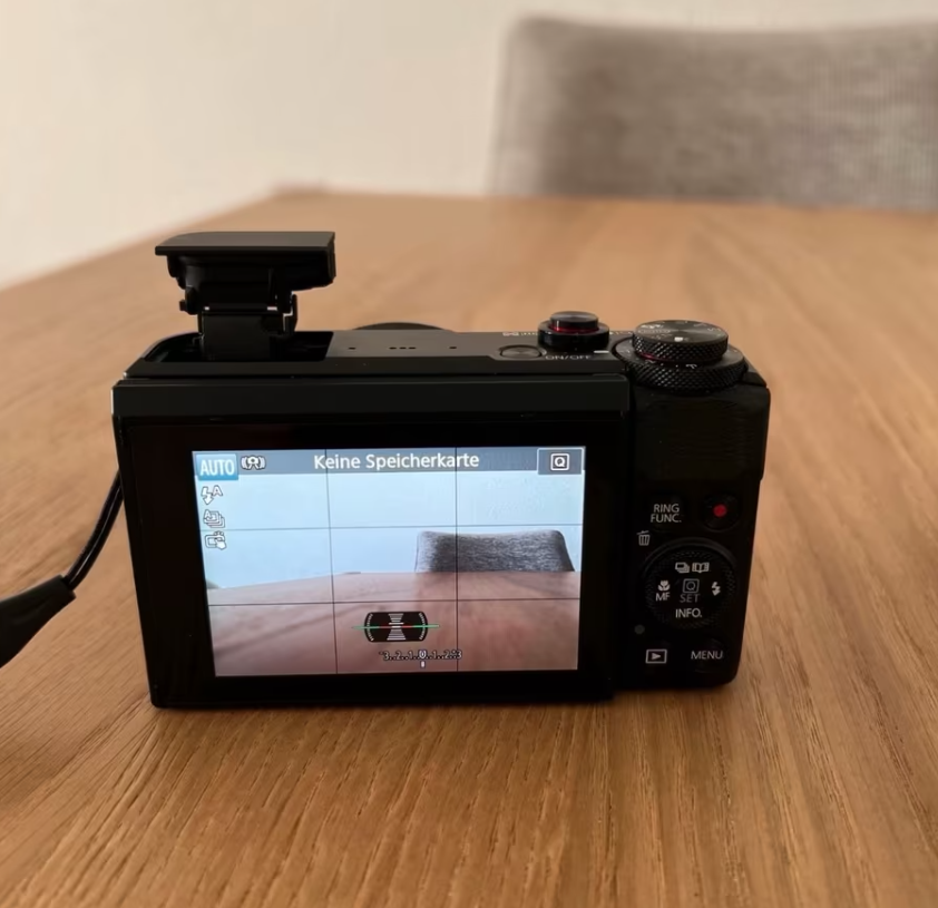 Canon PowerShot G7 X Mark II Digital Camera thumbnail 7