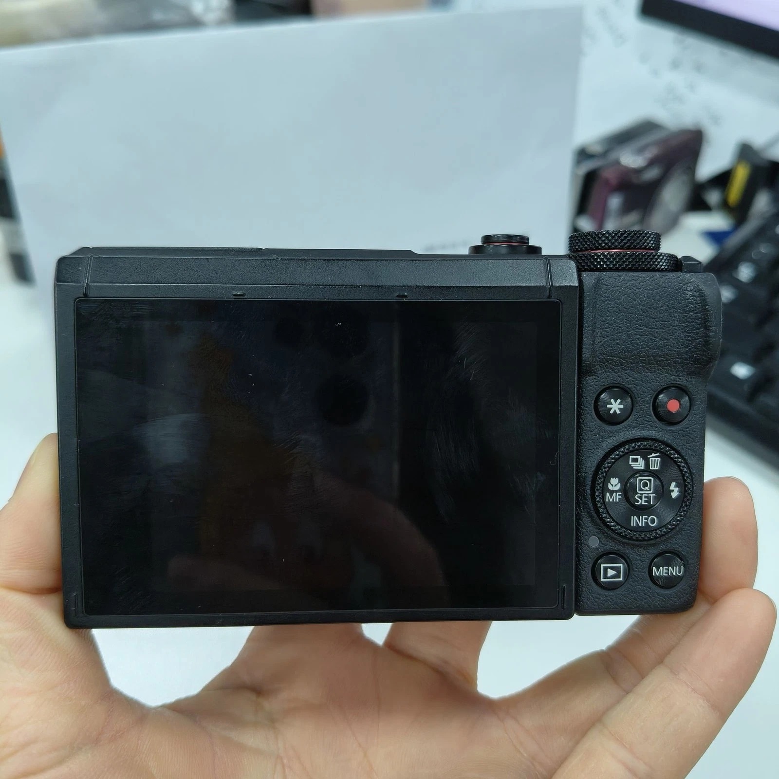 Canon PowerShot G7 X Mark III 20.1MP 4K Digital Camera 4.2x Optical Zoom -Black thumbnail 3