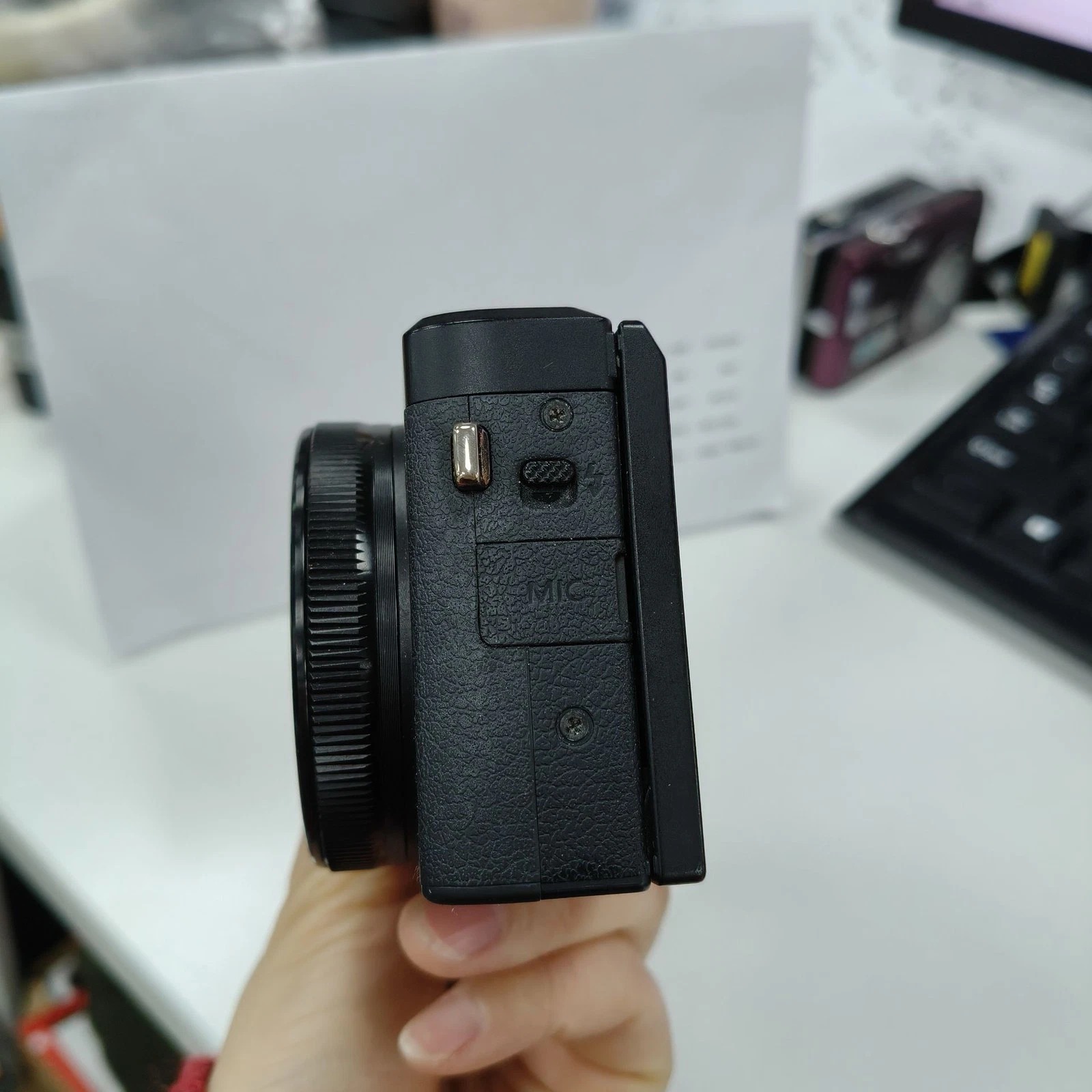 Canon PowerShot G7 X Mark III 20.1MP 4K Digital Camera 4.2x Optical Zoom -Black thumbnail 6