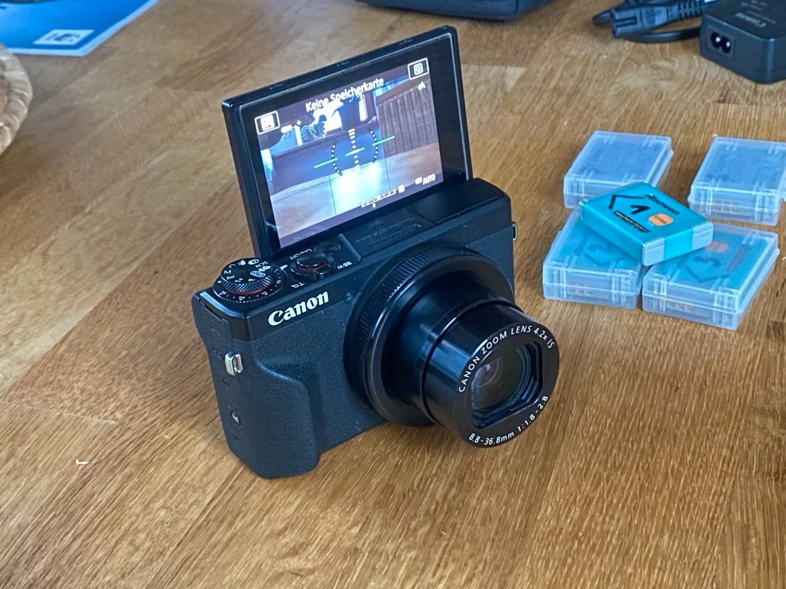 Canon PowerShot G7 X Mark III 20.1MP Compact Camera with Vlog Accessories thumbnail 1