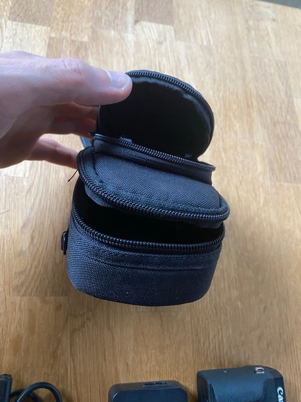 Canon PowerShot G7 X Mark III 20.1MP Compact Camera with Vlog Accessories thumbnail 3