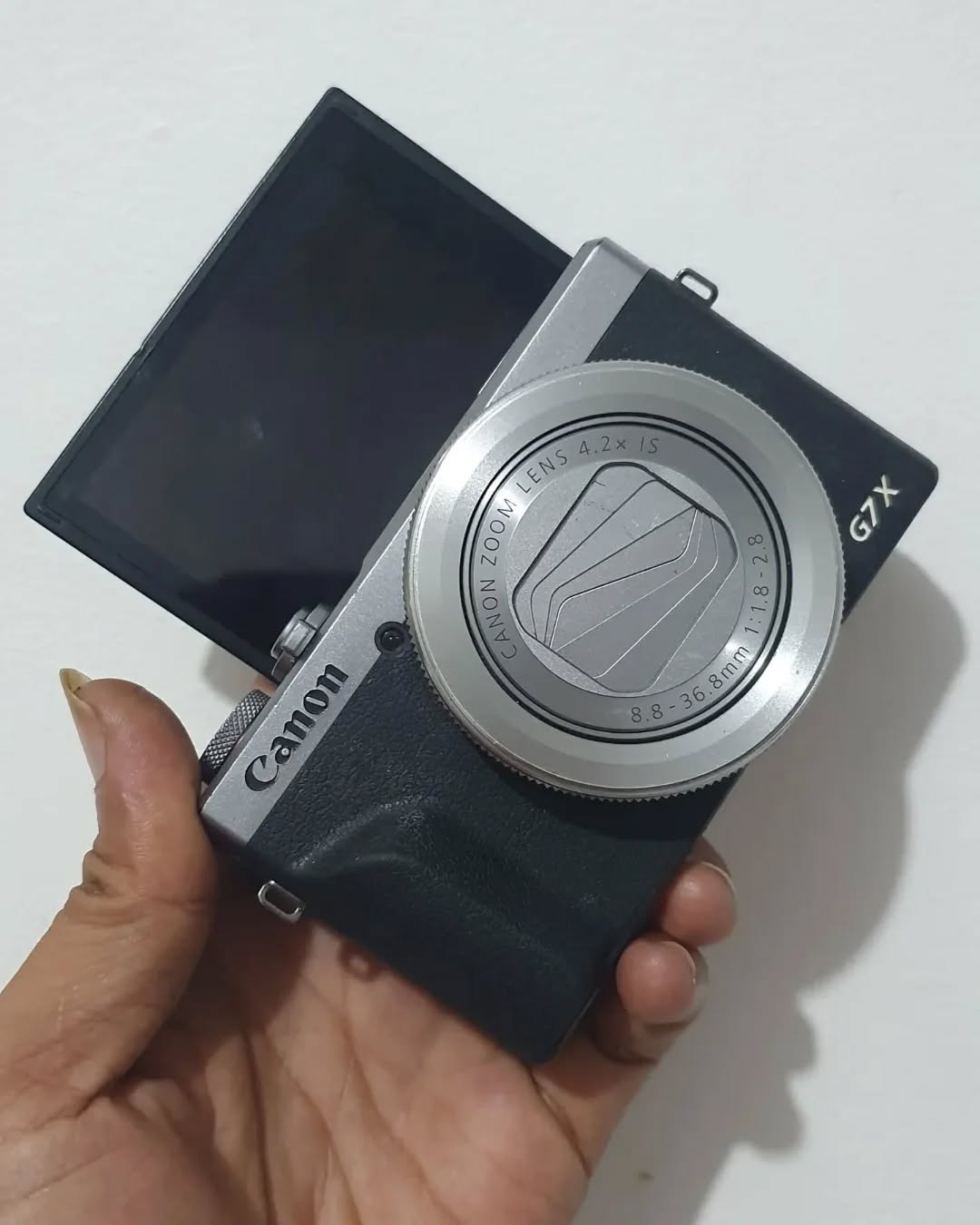 Canon PowerShot G7 X Mark III 20.1MP Digital Camera Silver thumbnail 2