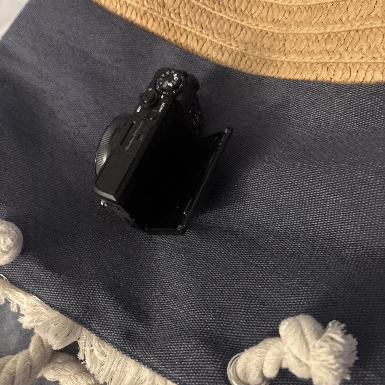 Canon PowerShot G7 X Mark III - 20.1MP Point & Shoot Digital Camera -Black NoBOX thumbnail 2