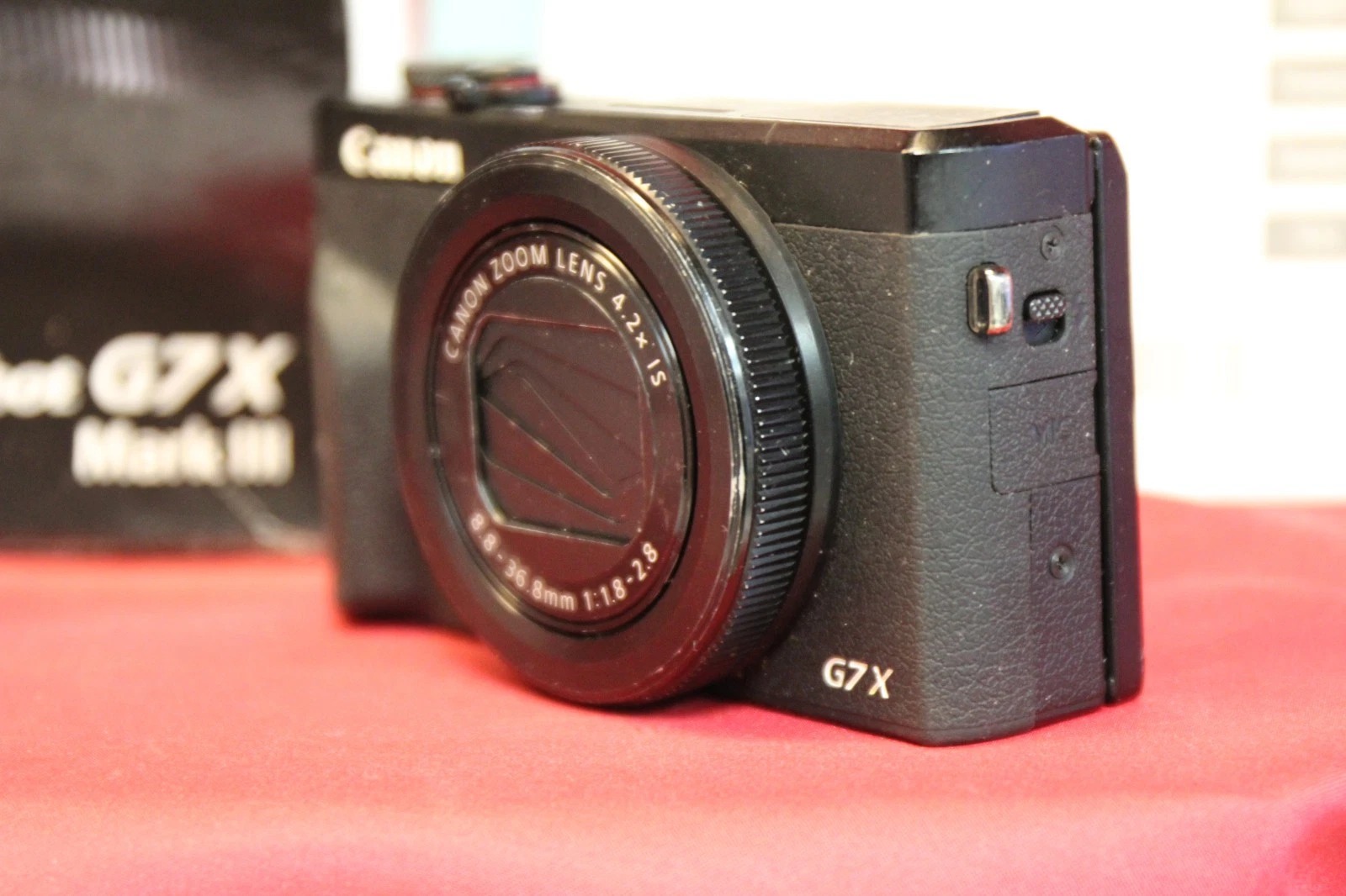 Canon PowerShot G7 X Mark III – 20.1MP Point & Shoot Digital Camera (Genetly Used) thumbnail 2