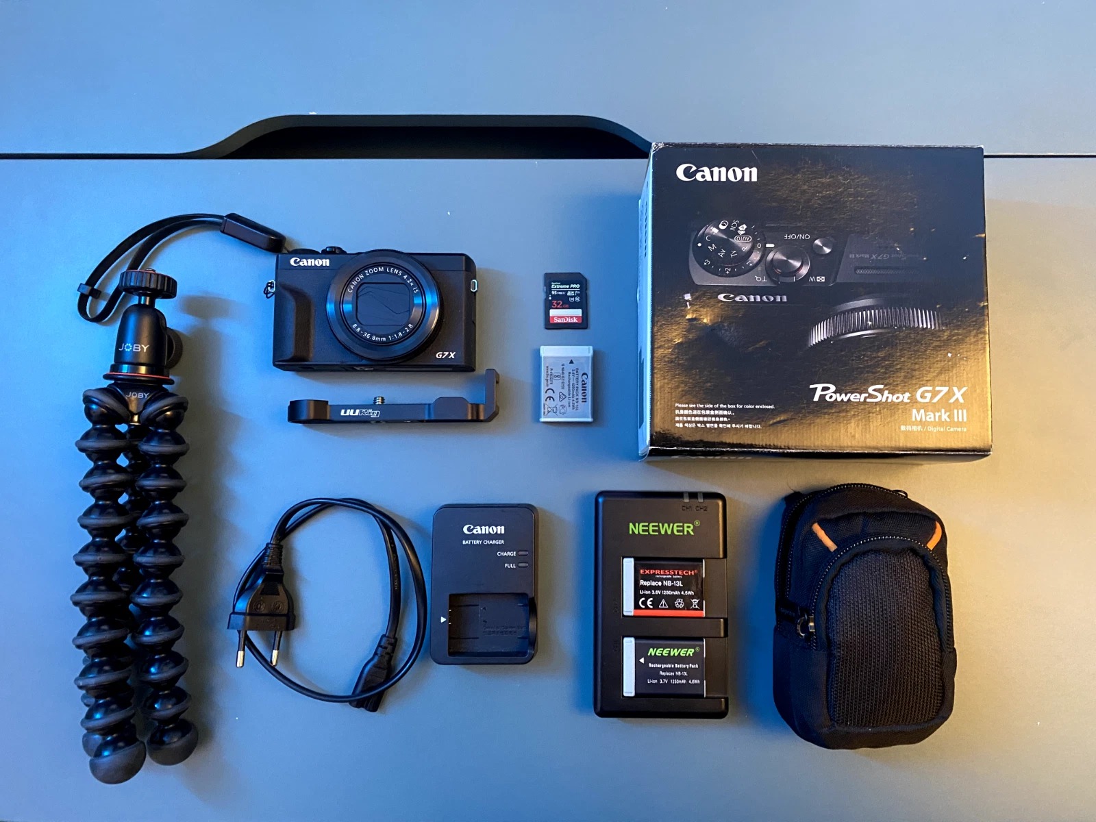 Canon PowerShot G7 X Mark III 20.9MP Digital Camera - Black + 32GB SD Card thumbnail 2