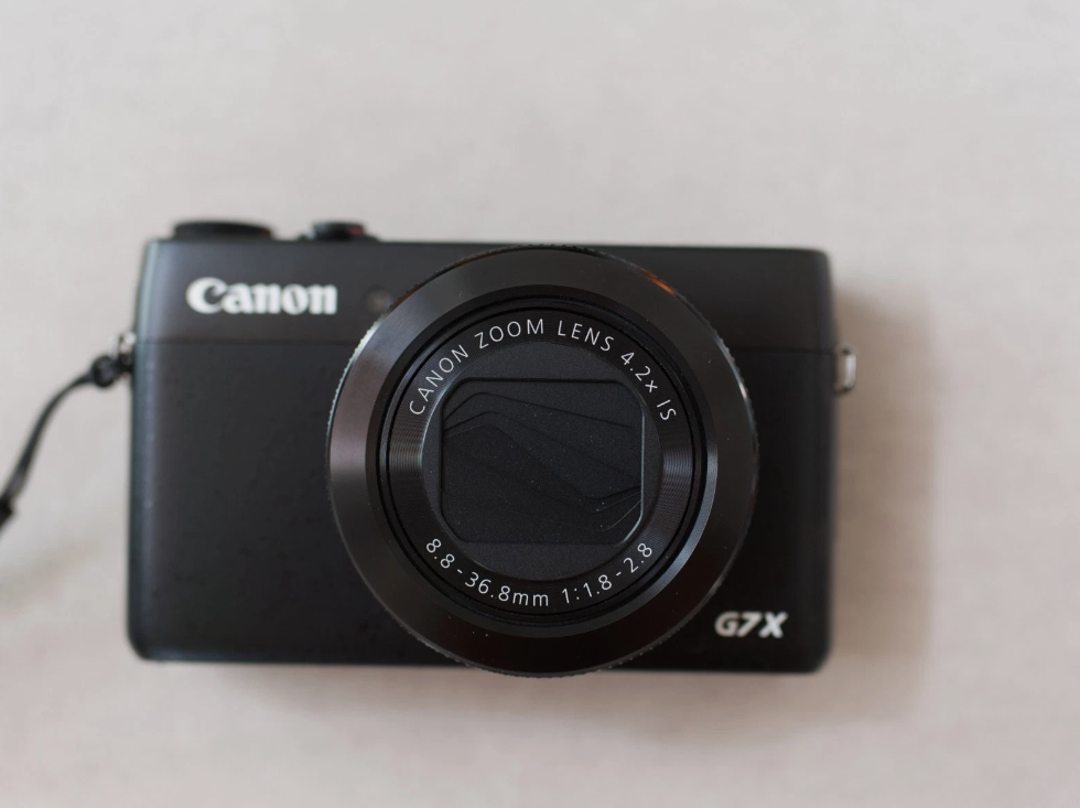 Canon PowerShot G7X Digital Camera — Excellent Condition, Like New thumbnail 2