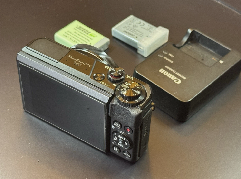 Canon PowerShot G7X Mark II – 20.1MP Digital Camera – Black – Excellent Condition thumbnail 2