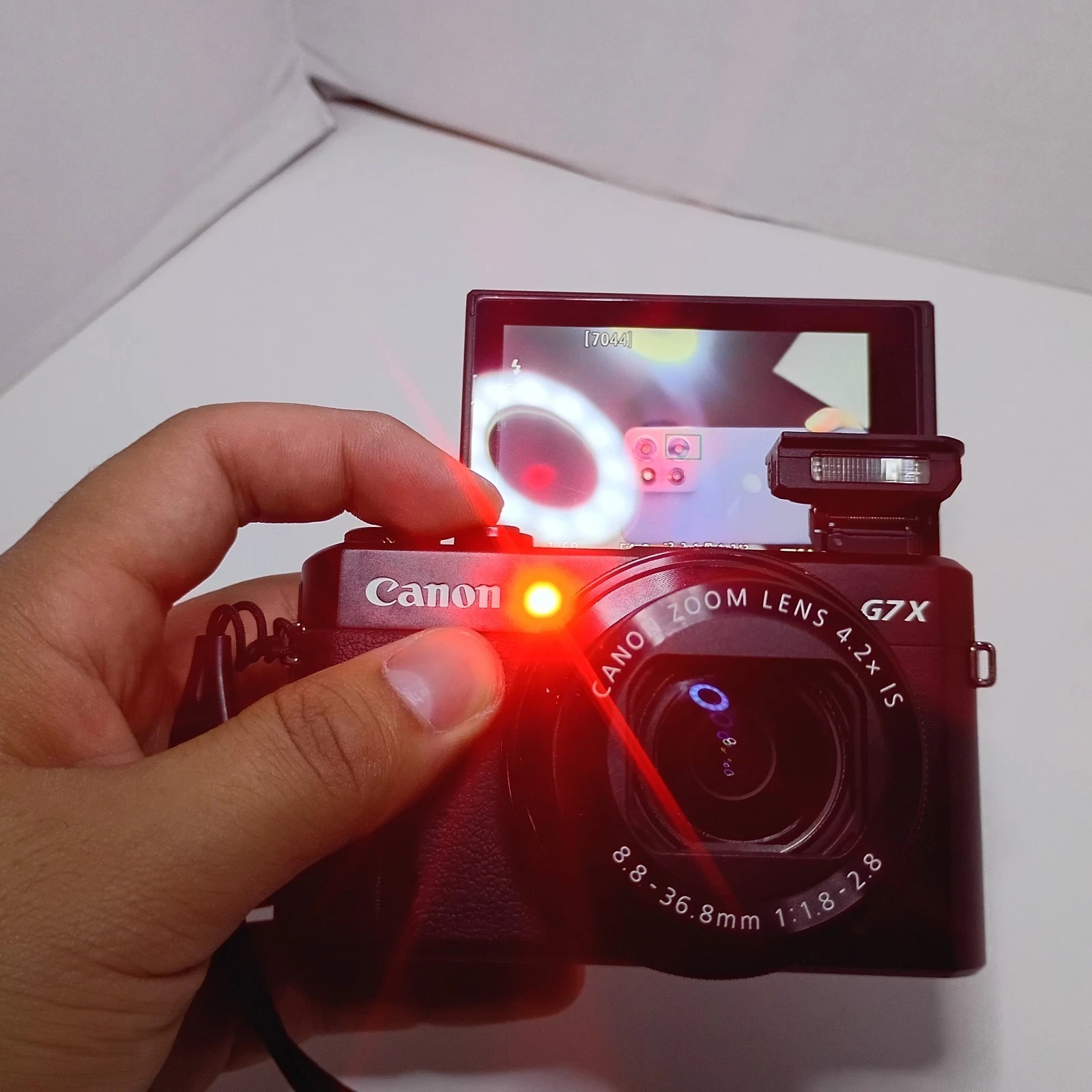 Canon PowerShot G7X Mark II Digital Camera with 3" Flip Screen thumbnail 12