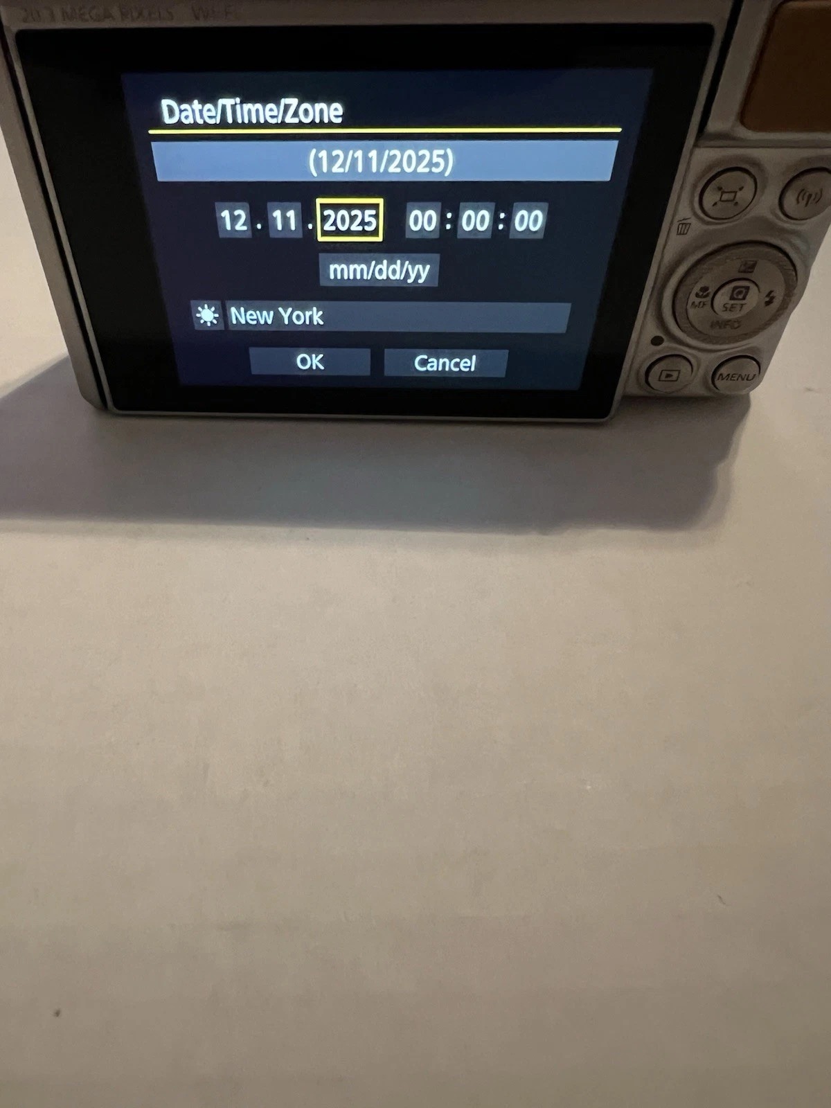 Canon PowerShot G7X Mark II Digital Camera with 3 Flip Screen thumbnail 17