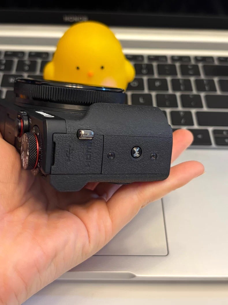 Canon PowerShot G7X Mark III 20.2MP 4K Digital Camera 4.2x Optical Zoom – 98% NEW thumbnail 2