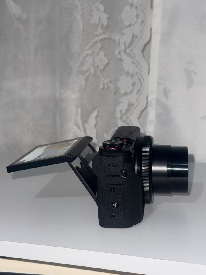 Canon powershot G7X MARK III Black Compact Digital Camera with the Original box thumbnail 3