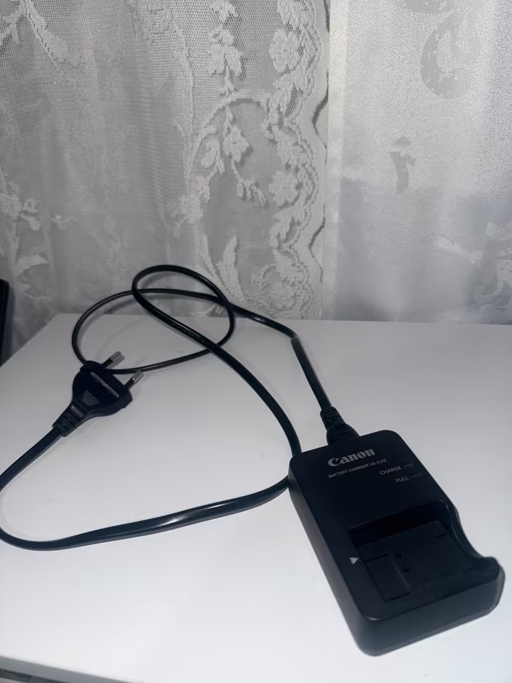 Canon powershot G7X MARK III Black Compact Digital Camera with the Original box thumbnail 8