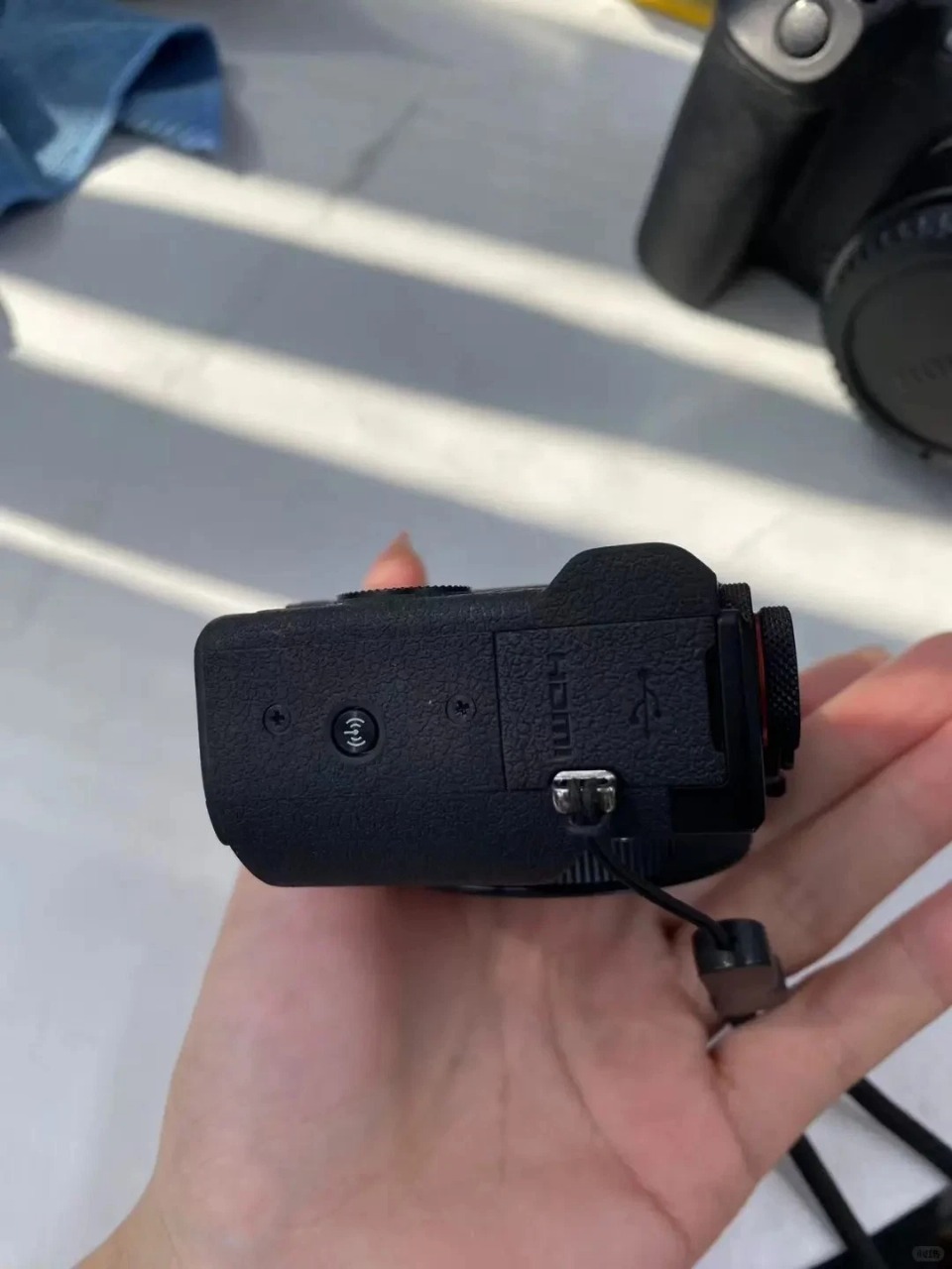 Canon PowerShot G7X Mark III Digital Camera – 20.1MP, 4K UHD, f/2.8 Lens, Black (3637C001) thumbnail 2