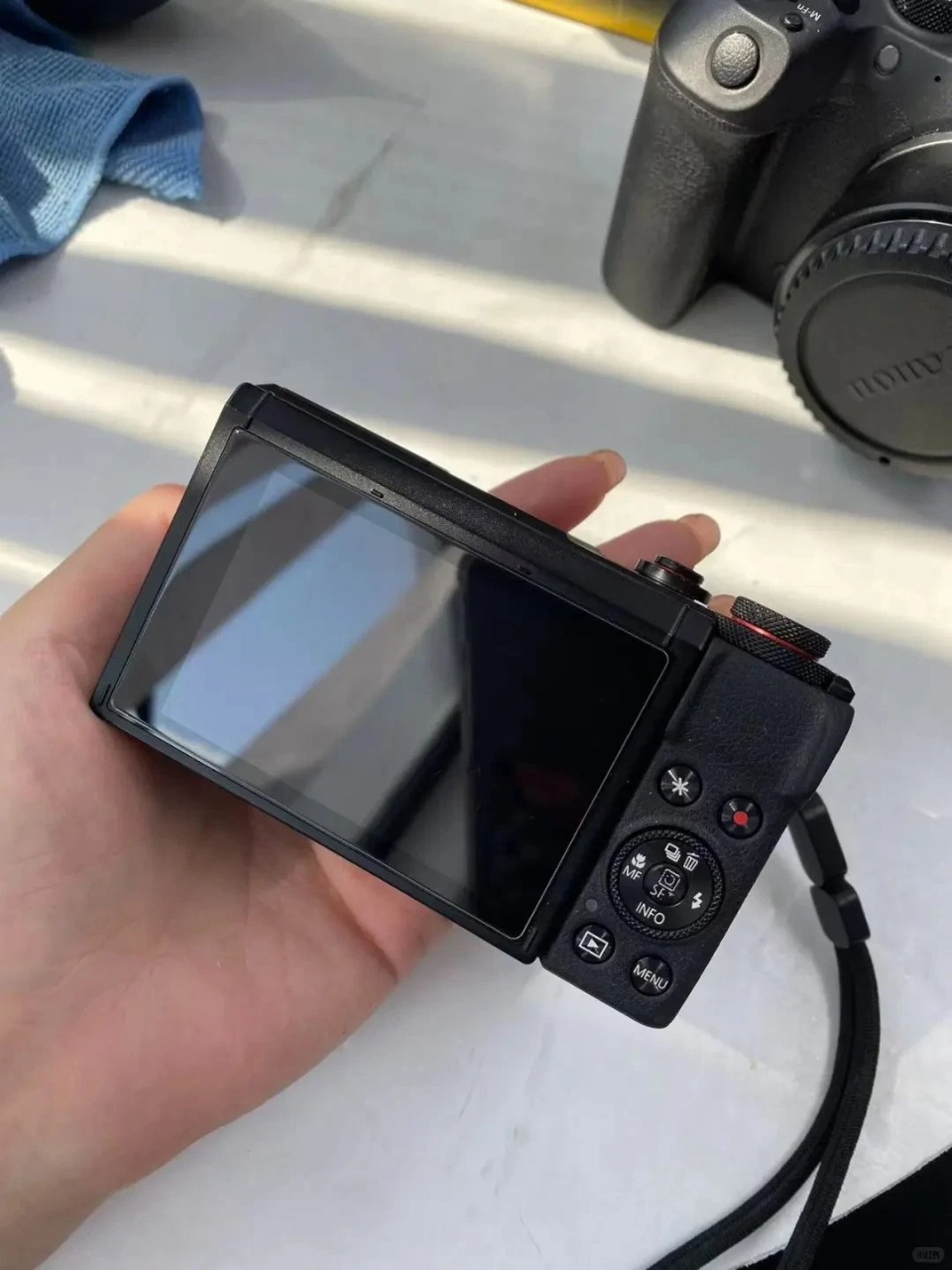 Canon PowerShot G7X Mark III Digital Camera – 20.1MP, 4K UHD, f/2.8 Lens, Black (3637C001) thumbnail 3