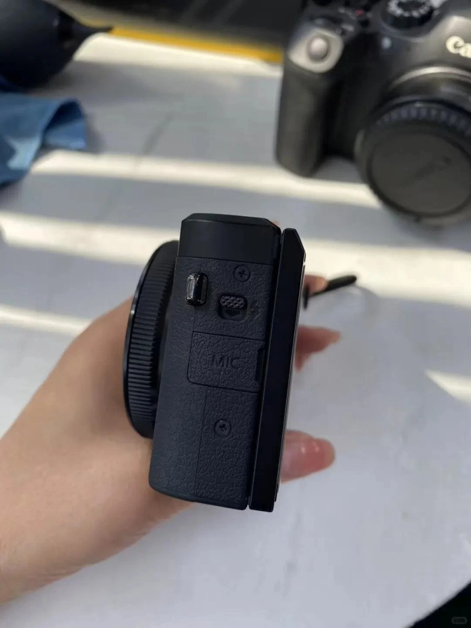 Canon PowerShot G7X Mark III Digital Camera – 20.1MP, 4K UHD, f/2.8 Lens, Black (3637C001) thumbnail 4