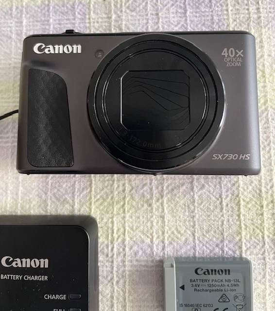 Canon PowerShot SX730 HS 20.3MP Digital Camera – Original Owner + 2 Camera Cases thumbnail 1