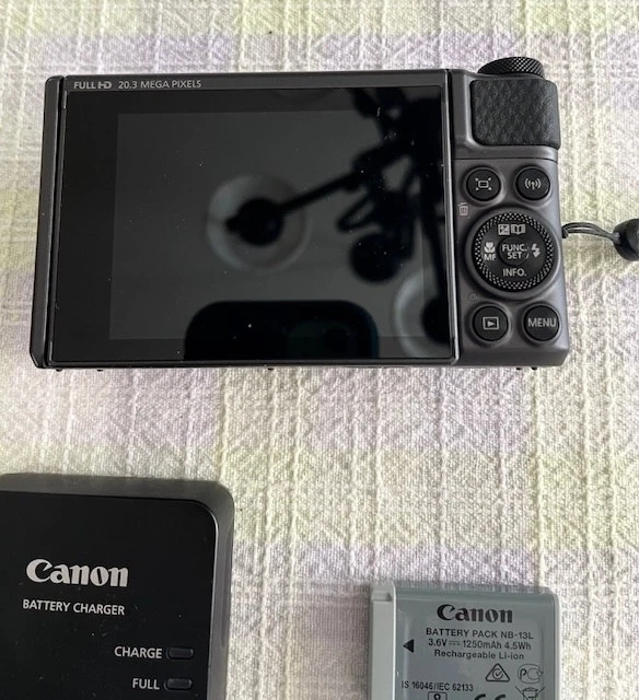 Canon PowerShot SX730 HS 20.3MP Digital Camera – Original Owner + 2 Camera Cases thumbnail 5