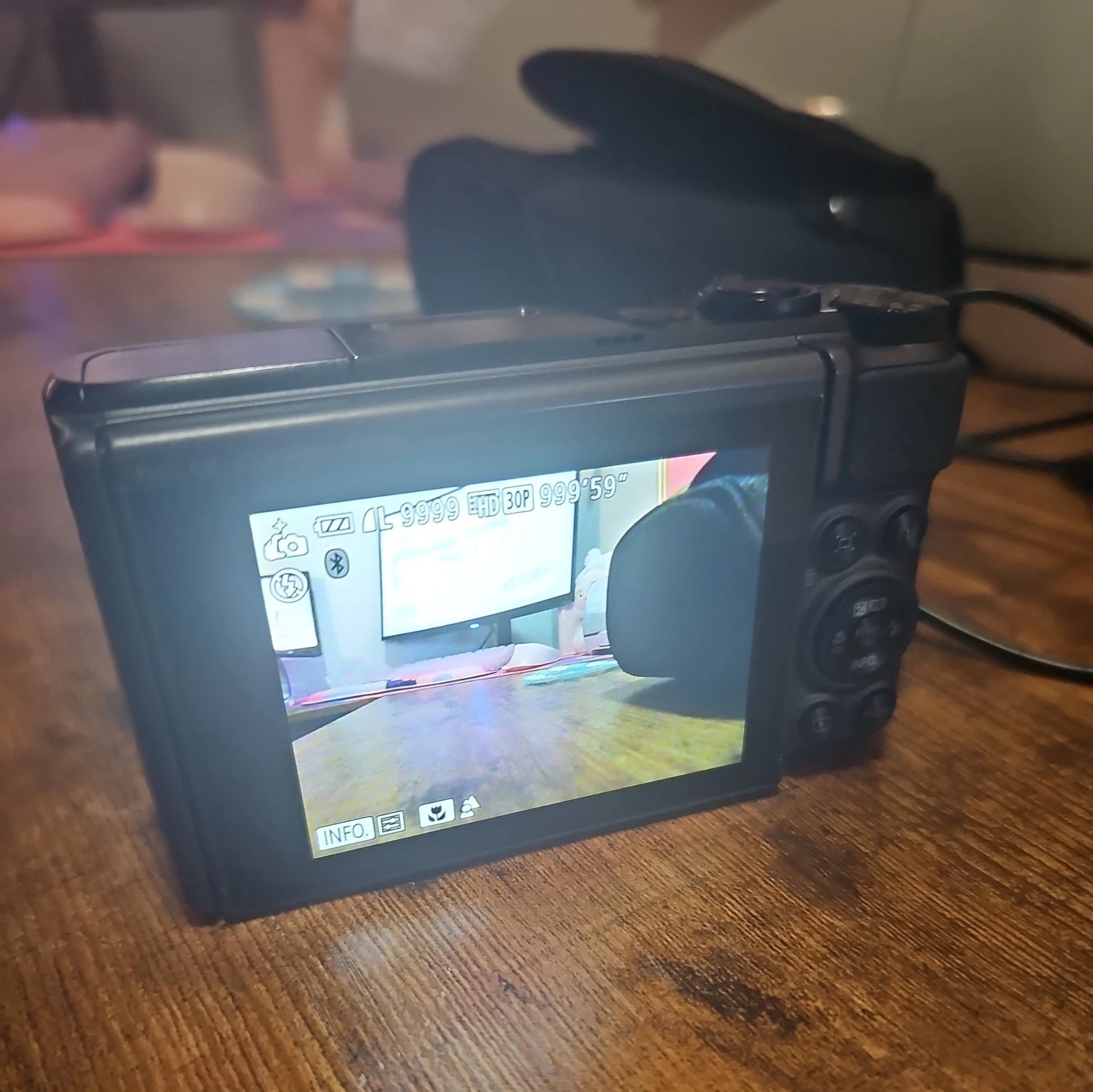 Canon PowerShot SX730 HS – 20.3MP Full HD Camera – 40× Zoom – Black thumbnail 2