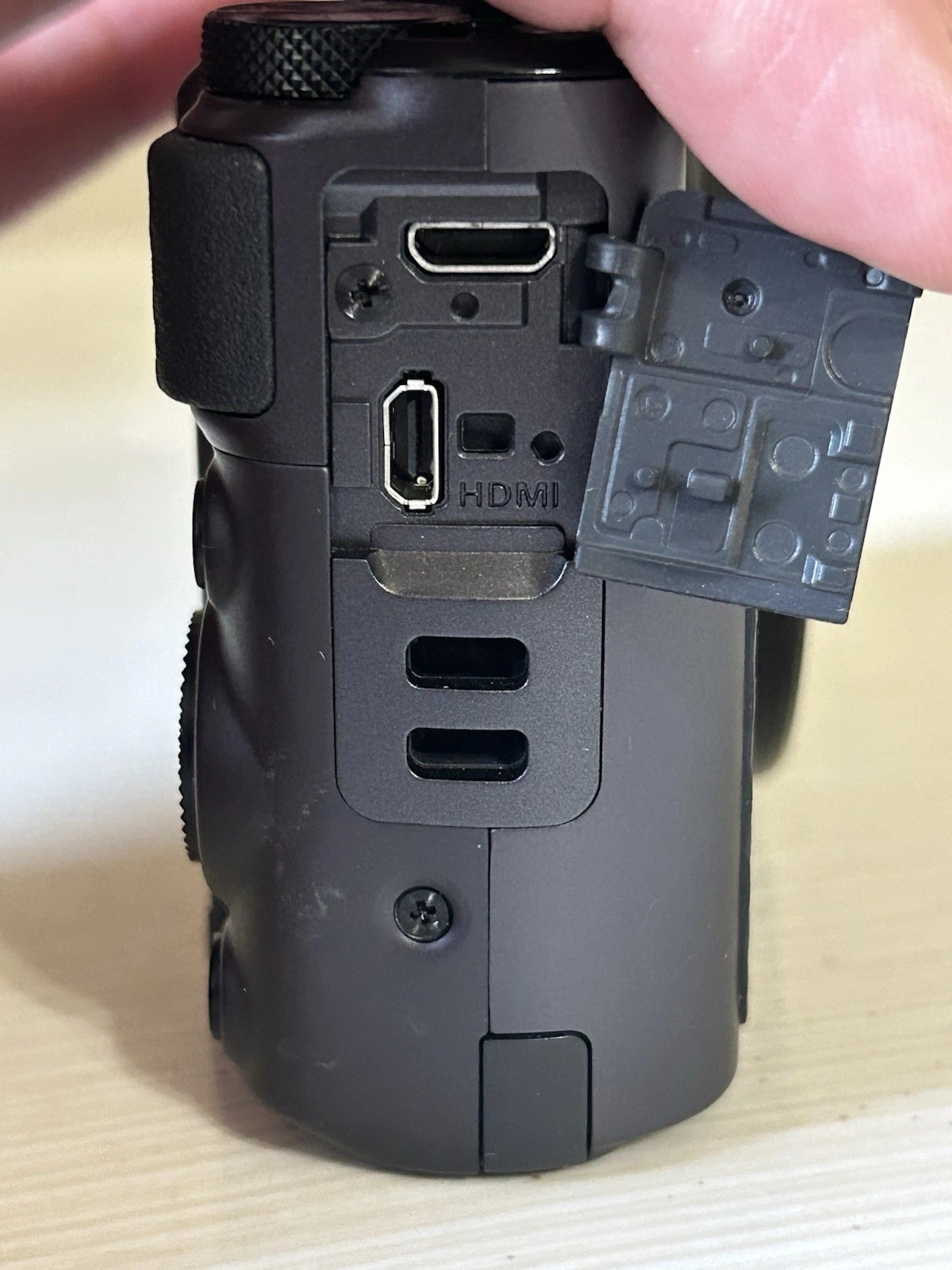 Canon PowerShot SX730 HS Digital Camera – 20.3MP – 40x Optical Zoom – 3" Tilt LCD thumbnail 16