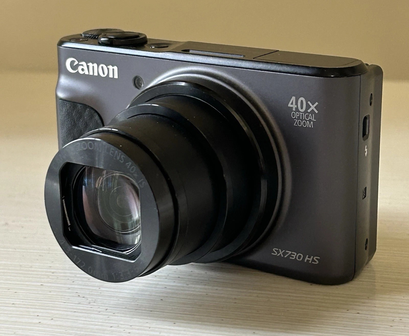 Canon PowerShot SX730 HS Digital Camera – 20.3MP – 40x Optical Zoom – 3" Tilt LCD thumbnail 3