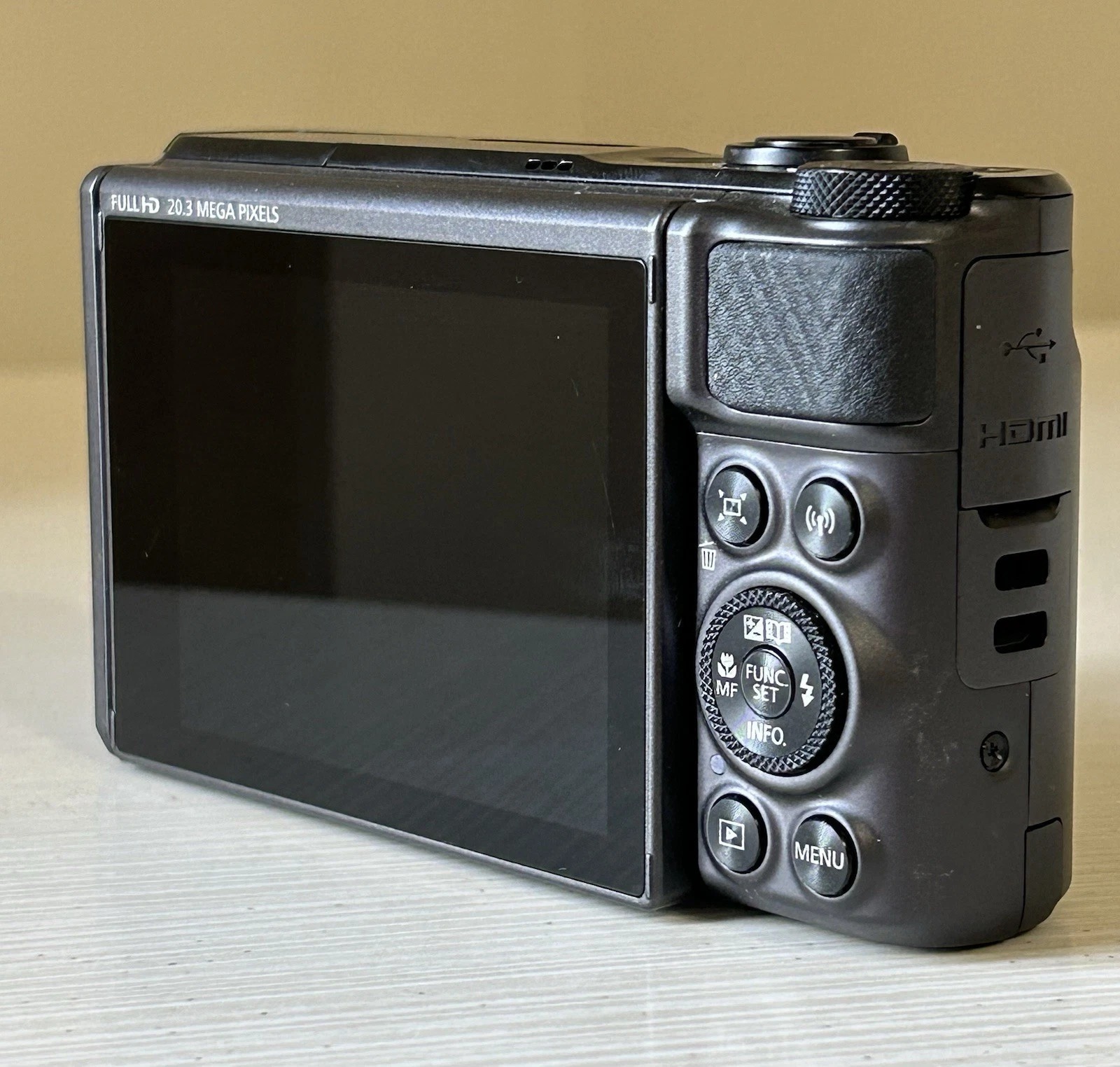 Canon PowerShot SX730 HS Digital Camera – 20.3MP – 40x Optical Zoom – 3" Tilt LCD thumbnail 8