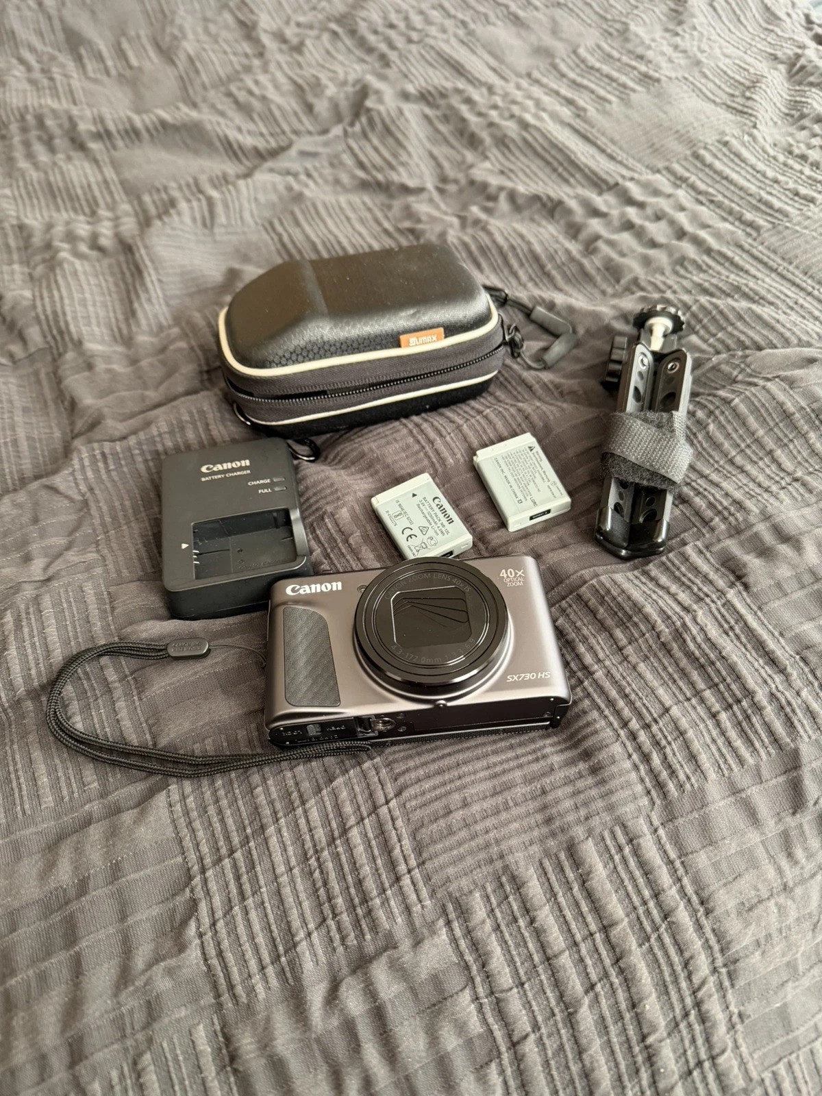 Canon PowerShot SX730 HS Digital Camera Bundle – Case, Charger & 2 Batteries Included thumbnail 1