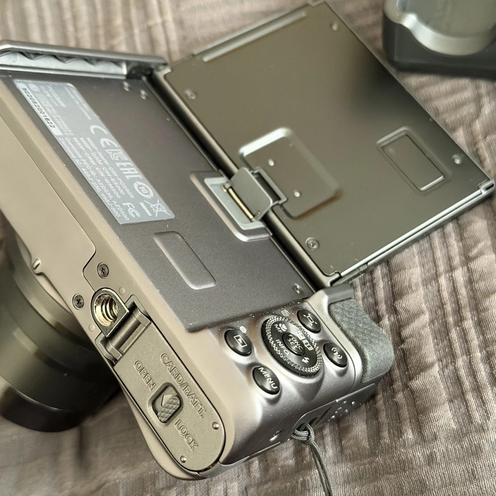 Canon PowerShot SX730 HS Digital Camera Bundle – Case, Charger & 2 Batteries Included thumbnail 16