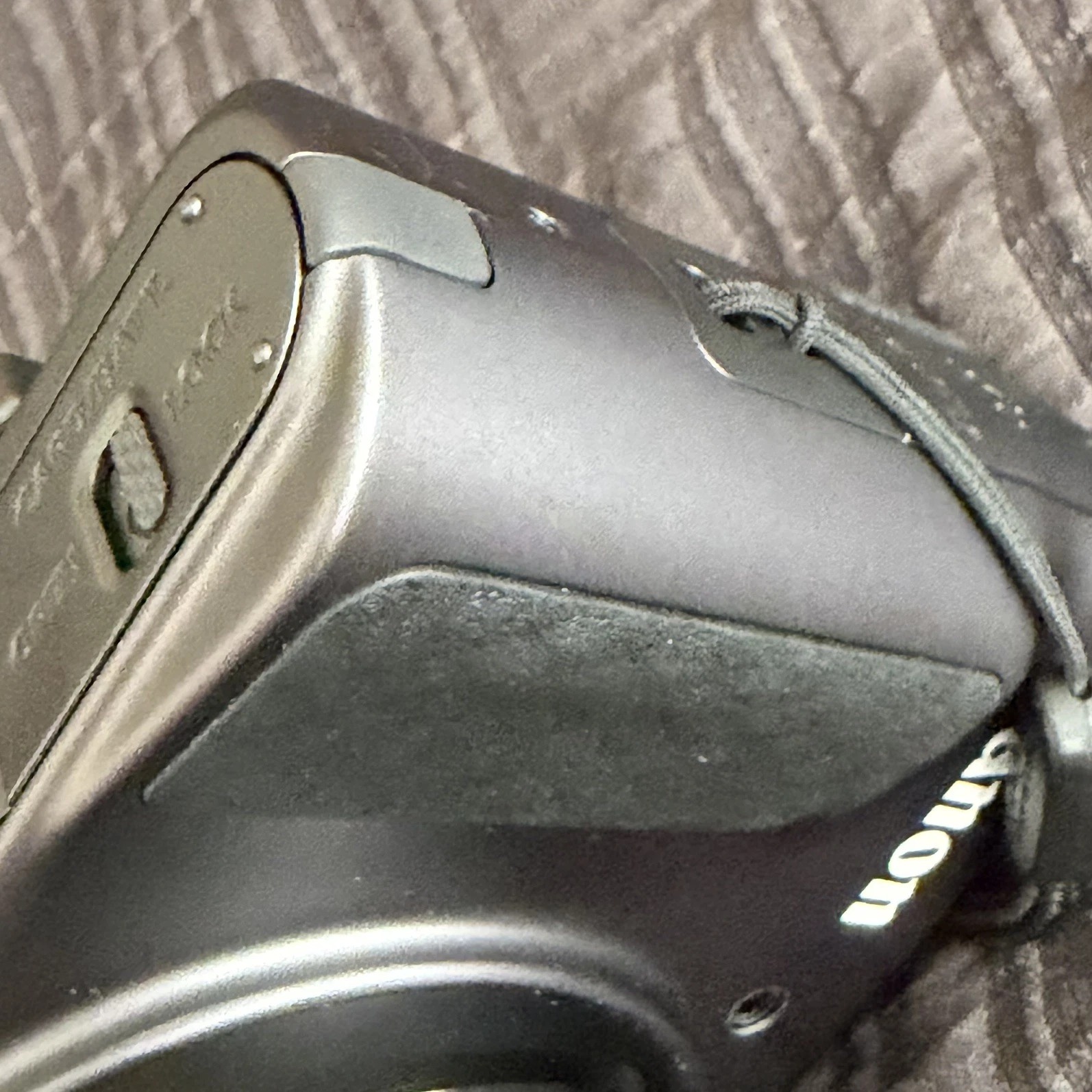 Canon PowerShot SX730 HS Digital Camera Bundle – Case, Charger & 2 Batteries Included thumbnail 9