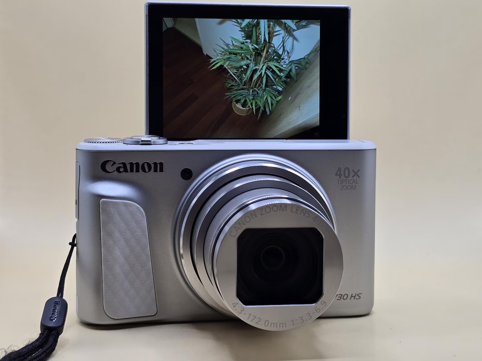 Canon PowerShot SX730 HS with 20.3 MP flip-out screen, 40x optical zoom thumbnail 11