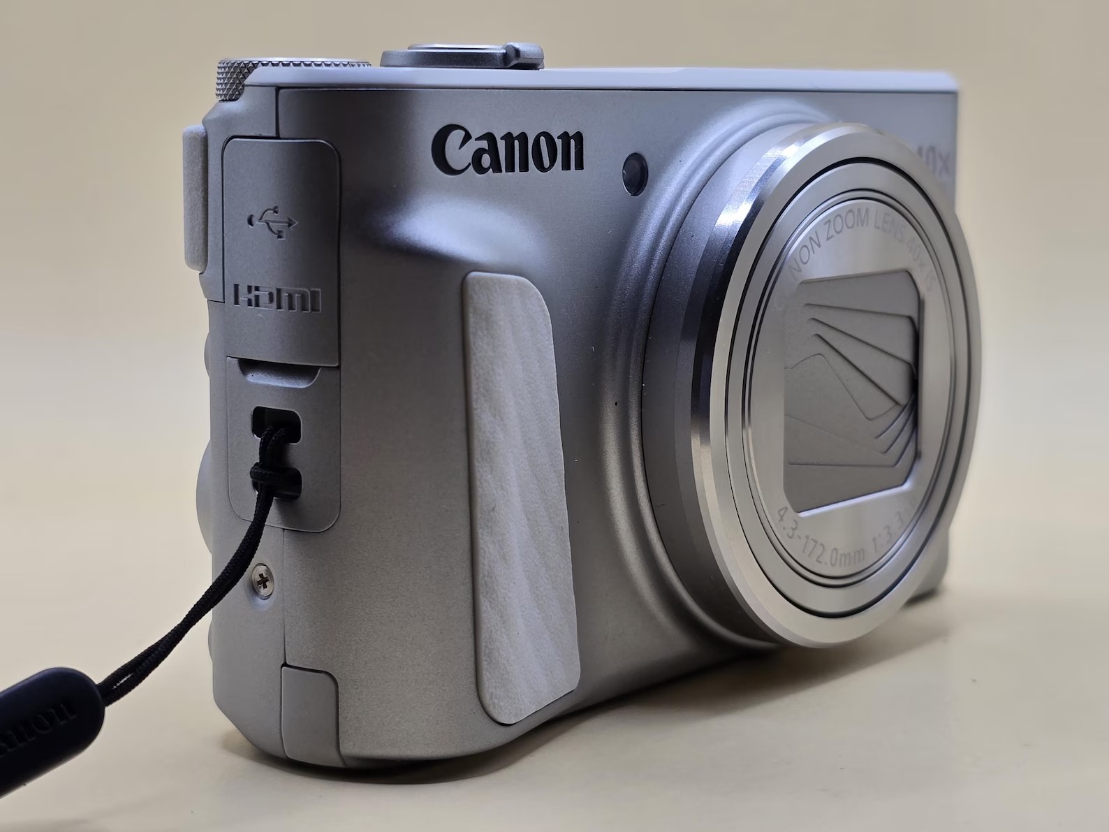 Canon PowerShot SX730 HS with 20.3 MP flip-out screen, 40x optical zoom thumbnail 2