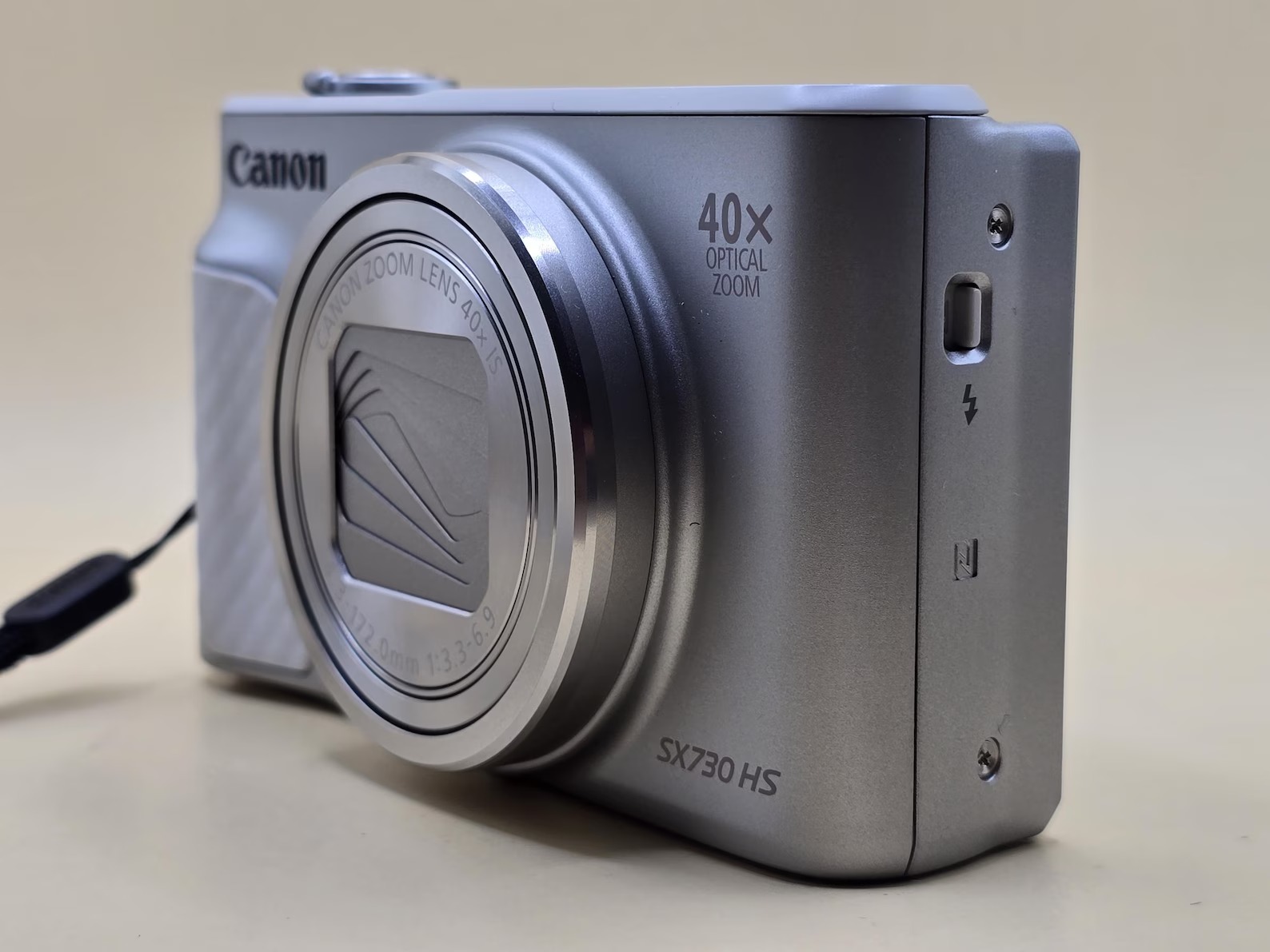 Canon PowerShot SX730 HS with 20.3 MP flip-out screen, 40x optical zoom thumbnail 3