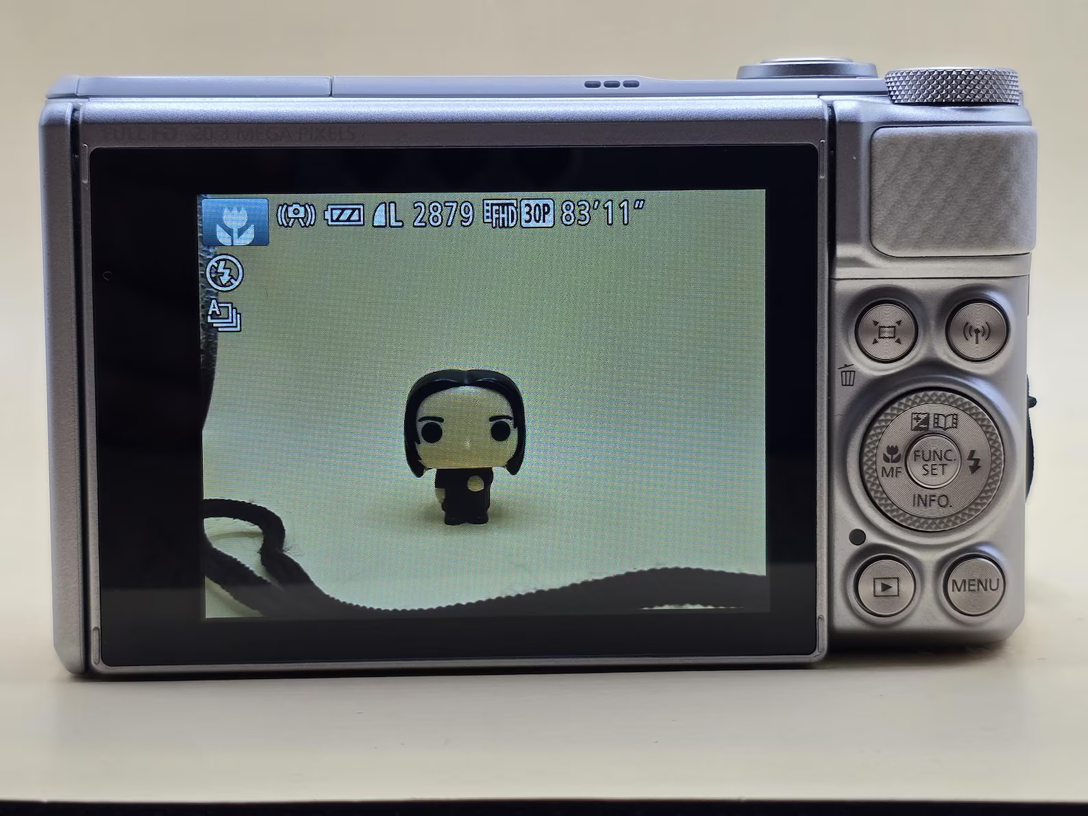 Canon PowerShot SX730 HS with 20.3 MP flip-out screen, 40x optical zoom thumbnail 7